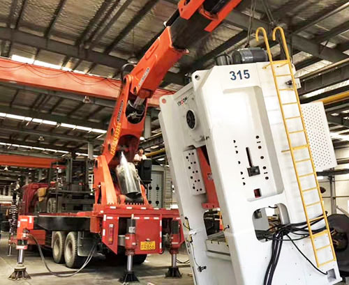 平武附近随车吊出租，轻松解决运输难题