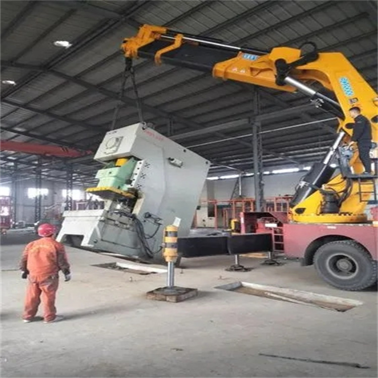 平武80吨折臂吊车出租附近电话